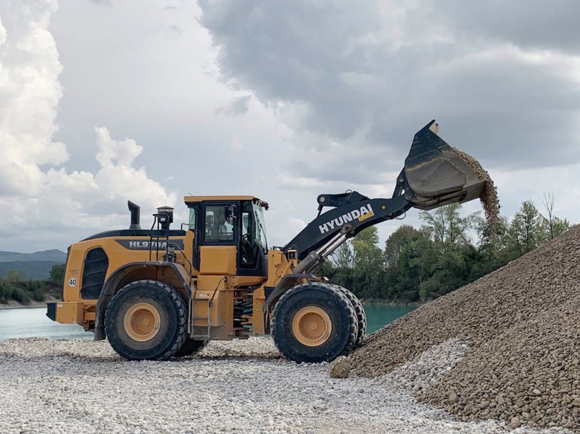 HL970A wheel loader takes up residence at the Dannenmuller stone quarry